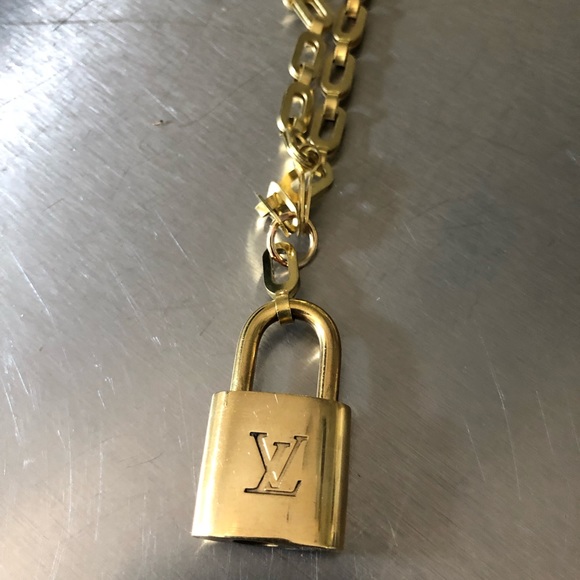 Louis Vuitton Lock Necklace Silver Prices